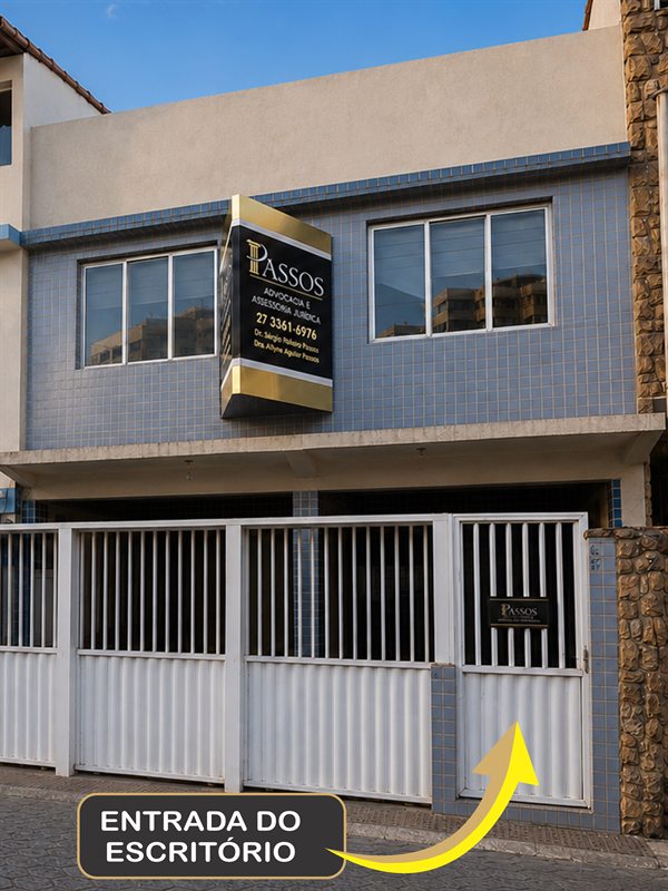 Fachada do escritório na Rua São Pedro, 165, com a placa Passos Advocacia e a entrada indicada pelo portão à direita
